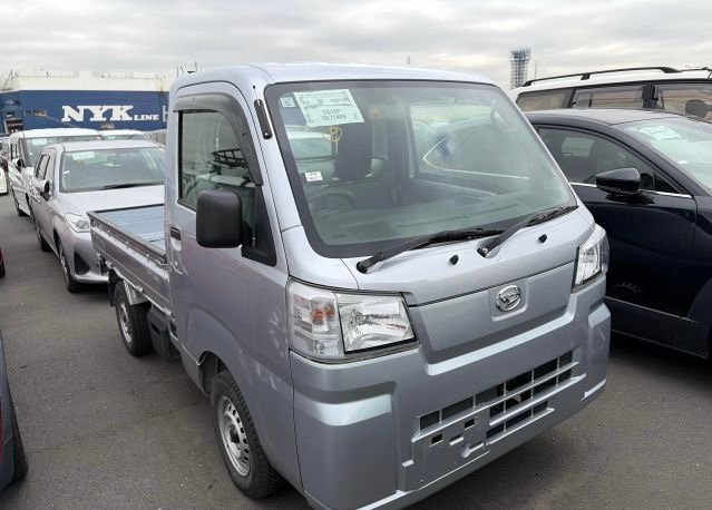 2024 Daihatsu Hijet Truck - Reliable 4WD - Only 13,000 km