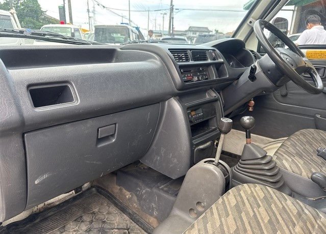 2001 Daihatsu Hijet Truck (4WD)