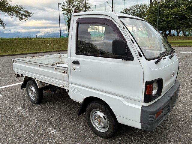 Mitsubishi Minicab Truck 1992