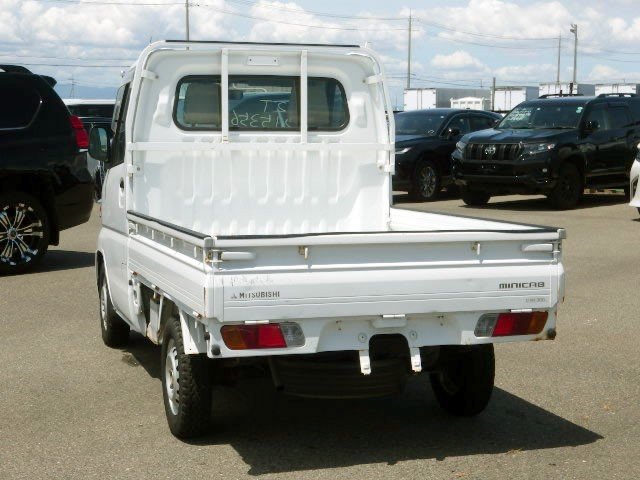 2000 Mitsubishi Minicab Truck GD-U62T 4WD