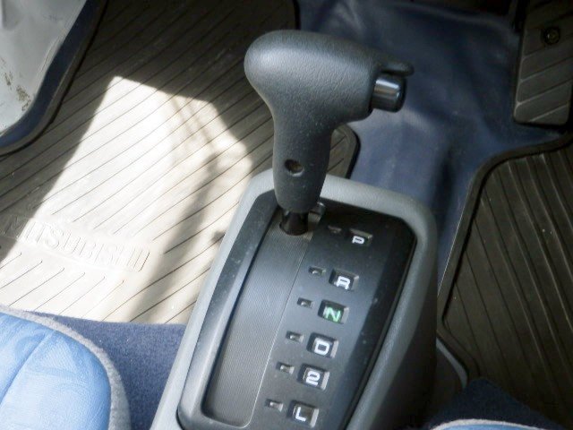 2000 Mitsubishi Minicab Truck GD-U62T 4WD
