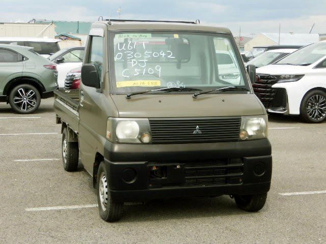 2001 Mitsubishi Minicab Truck GD-U61T 2WD