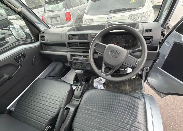 2024 Daihatsu Hijet Truck - Reliable 4WD - Only 13,000 km